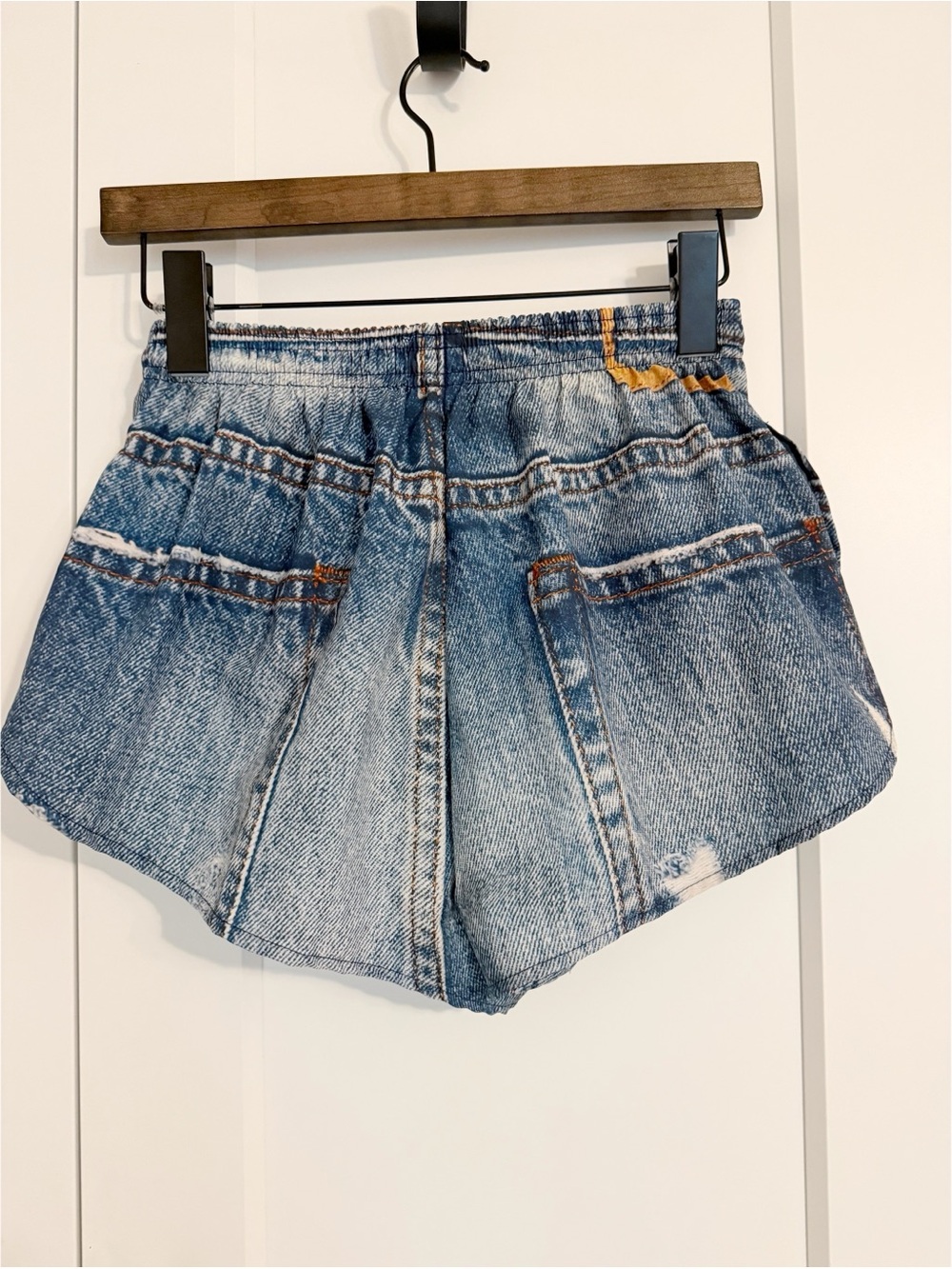 BOA Women’s Medium AeroPro Split Running “Jorts” - Picture 3 of 5